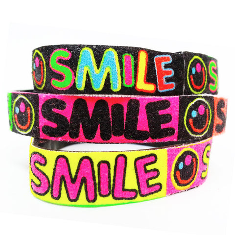 COUCHUK - UV REACTIVE - SLOGAN BANDS SMILE THIN - Clubwear - PLUR - Rave clothing