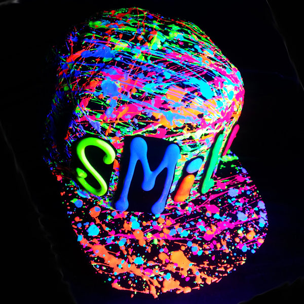 COUCHUK - UV REACTIVE - SMILE  FLATPEAK CAP BLACK - Clubwear - PLUR - Rave clothing