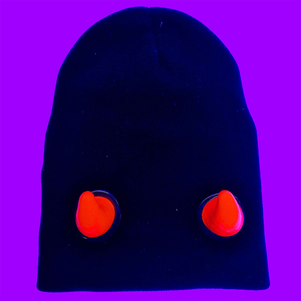 HORN BEANIE RED